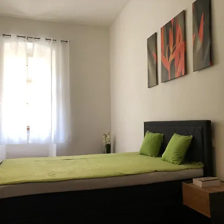 City Apartment *