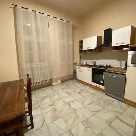 City Apartment Apartment *